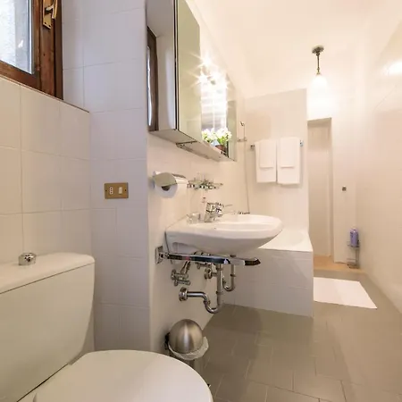 Roncate Apartman *